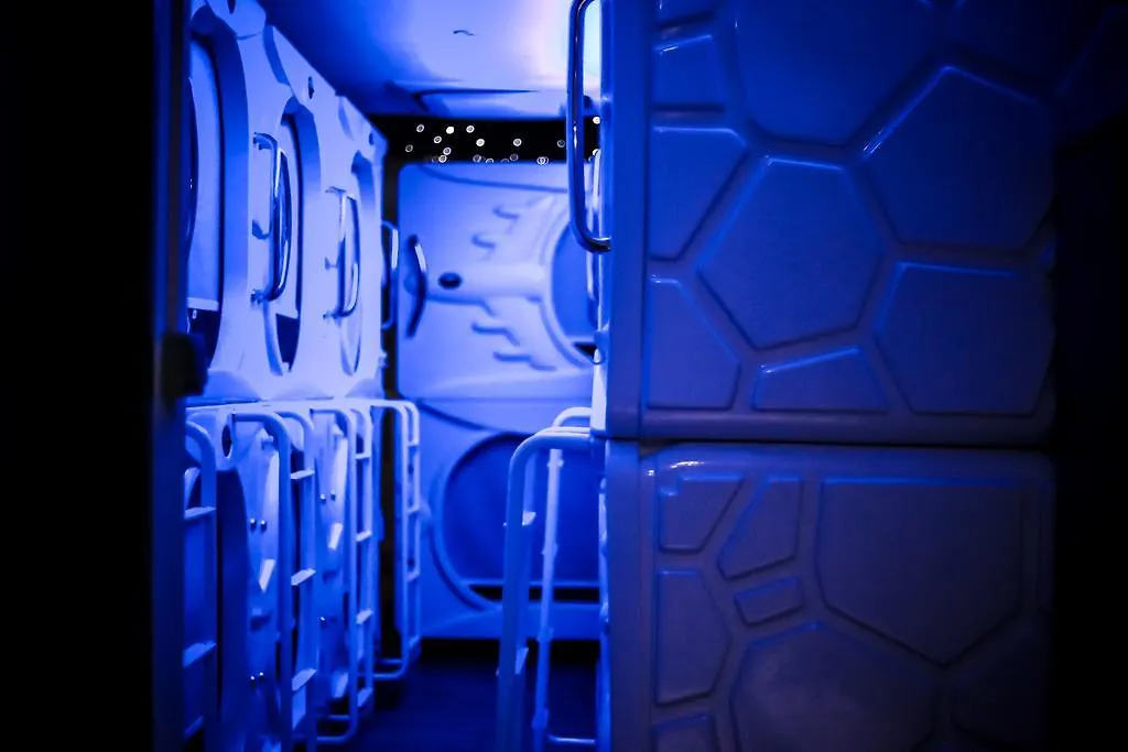 Capsule hotel Met A Space Pod @ Boat Quay Singapore
