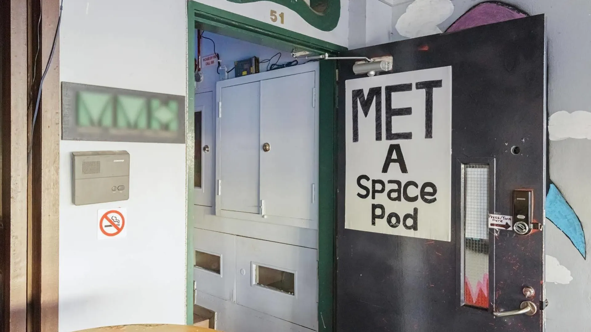 Met A Space Pod @ Boat Quay Singapore 2*,  Singapore