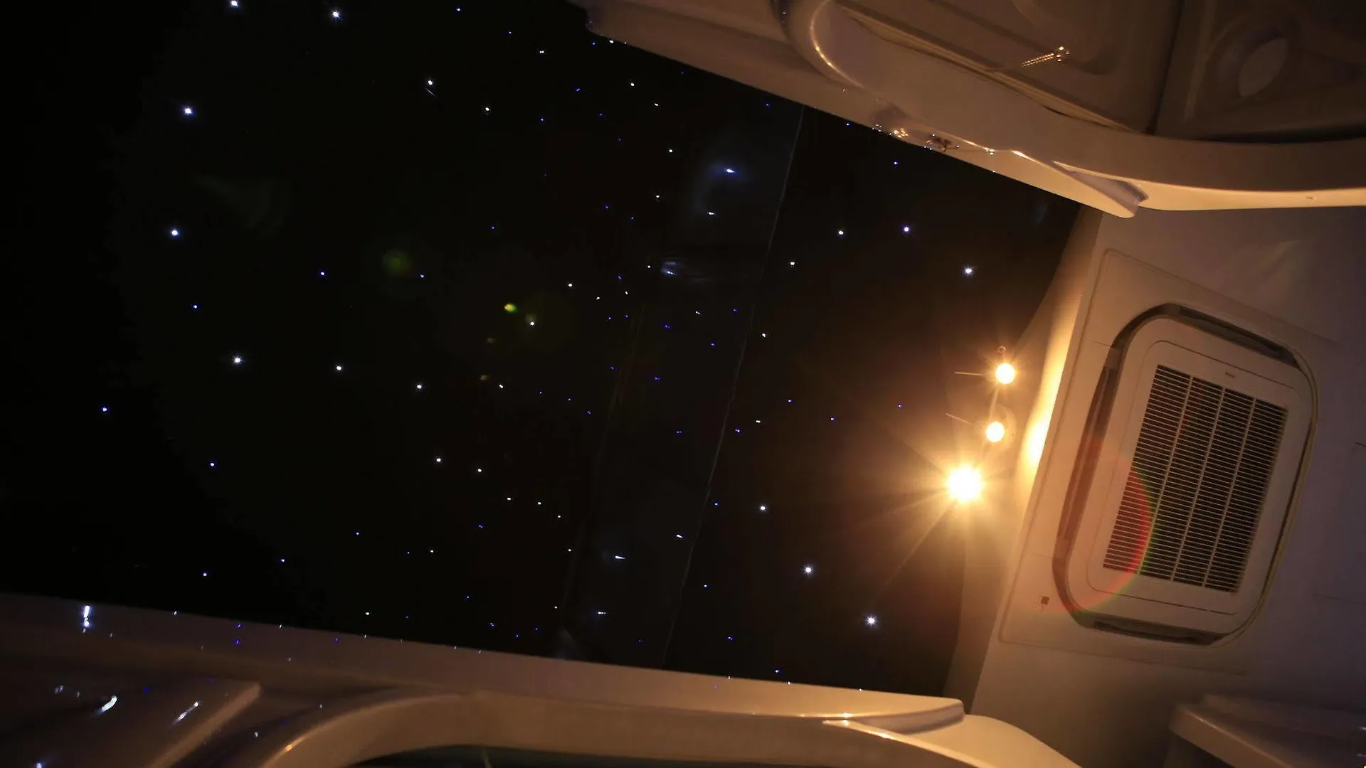 Met A Space Pod @ Boat Quay Singapore Capsule hotel