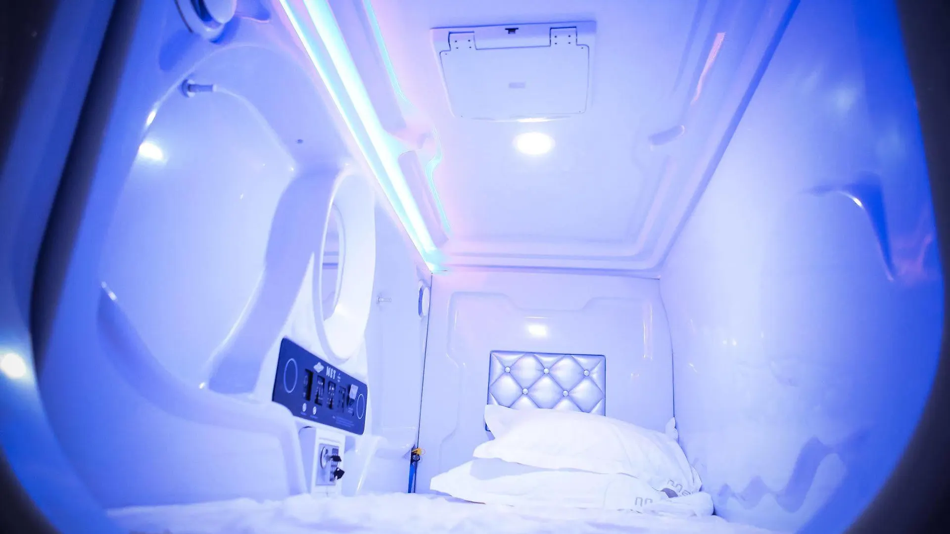 ** Capsule hotel Met A Space Pod @ Boat Quay Singapore Singapore