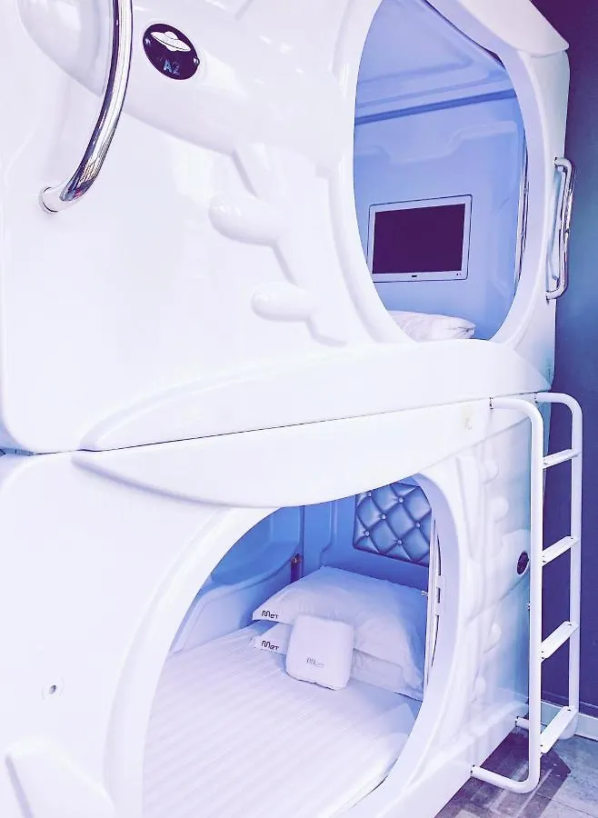 Met A Space Pod @ Boat Quay Singapore 2*,