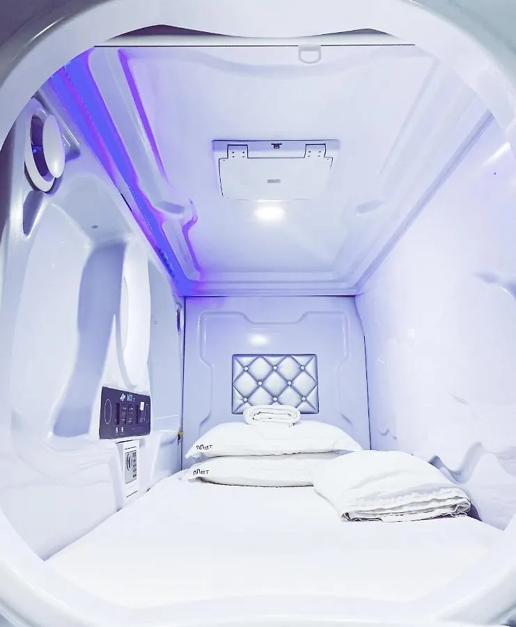 Met A Space Pod @ Boat Quay Singapore Capsule hotel