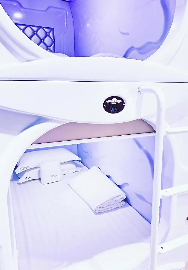 ** Capsule hotel Met A Space Pod @ Boat Quay Singapore Singapore
