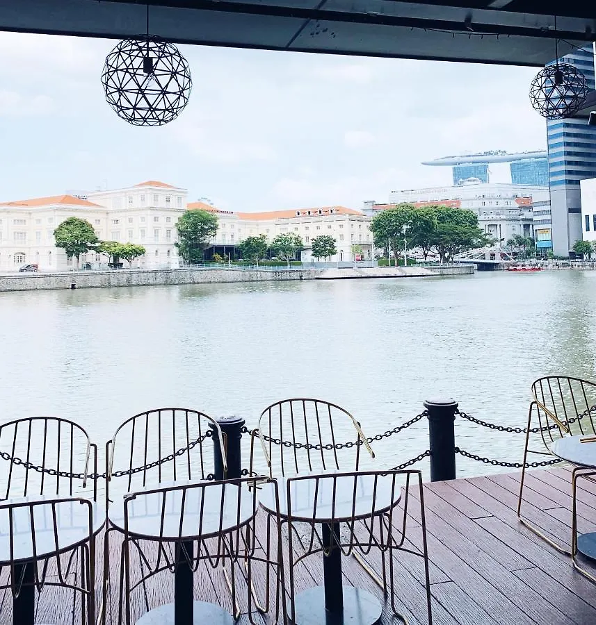 Met A Space Pod @ Boat Quay Singapore