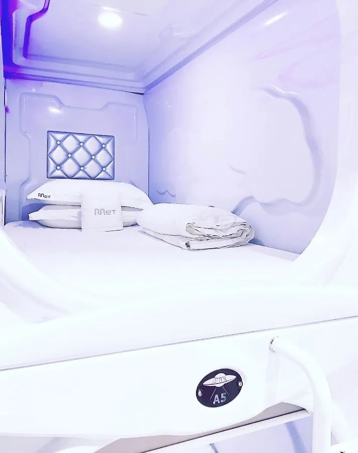 ** Capsule hotel Met A Space Pod @ Boat Quay Singapore Singapore