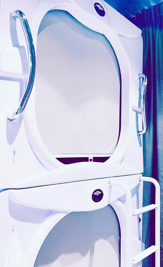 Met A Space Pod @ Boat Quay Singapore 2*,